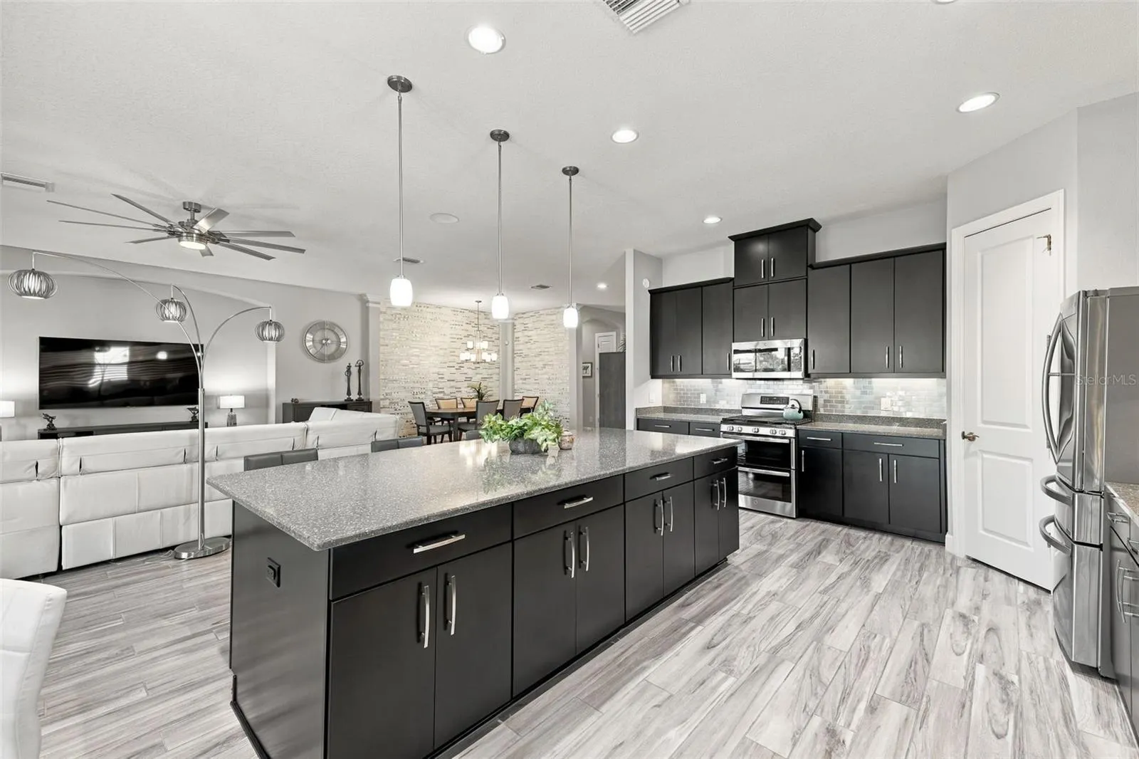 4723 BENITO CT