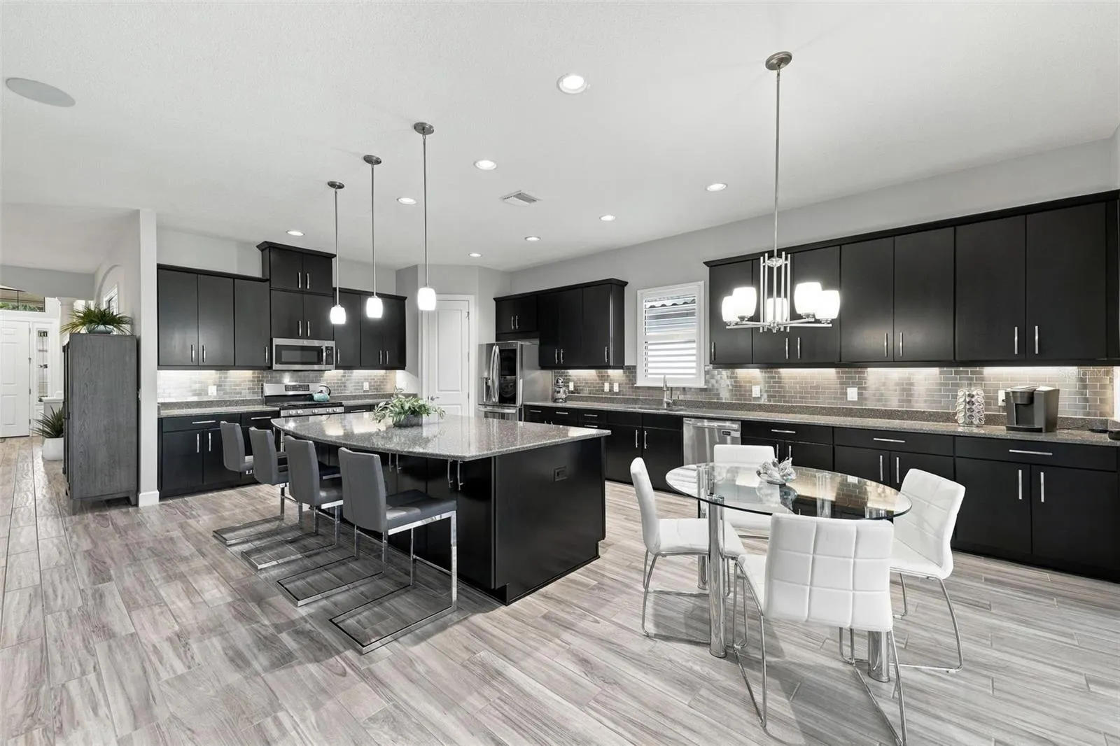 4723 BENITO CT