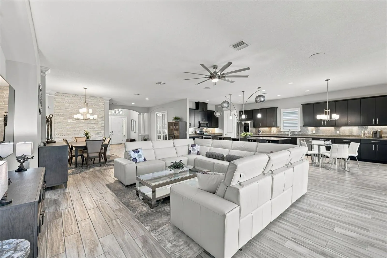 4723 BENITO CT