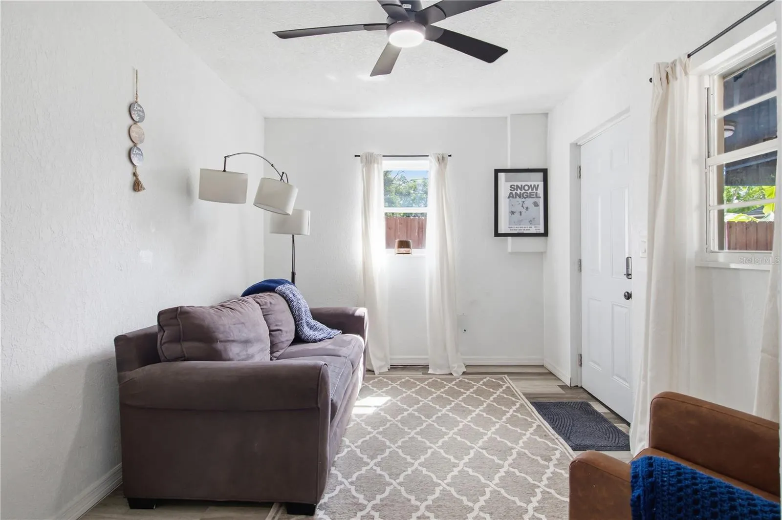 1807 DOUGLAS AVE