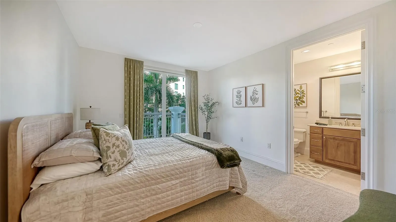464 GOLDEN GATE PT #304 #304