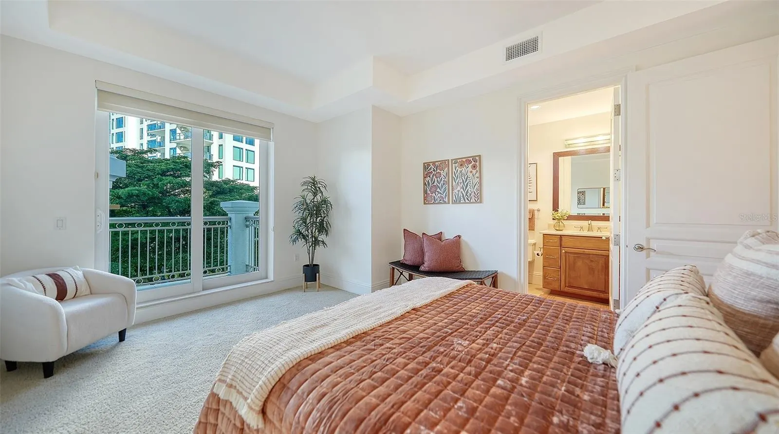 464 GOLDEN GATE PT #304 #304