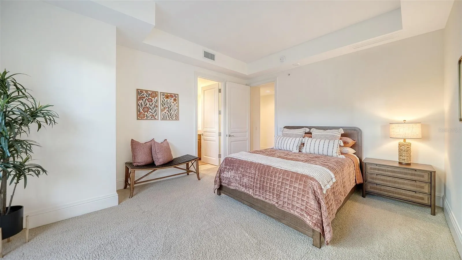 464 GOLDEN GATE PT #304 #304