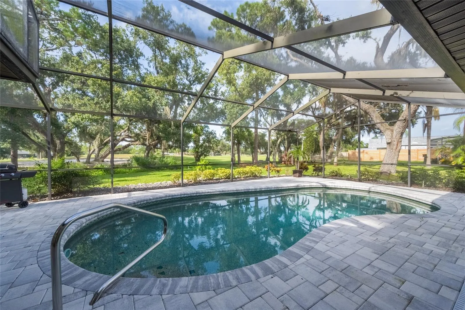 5005 CANTERBURY DR