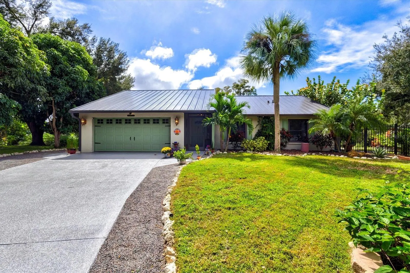 4250 KING RICHARD LN