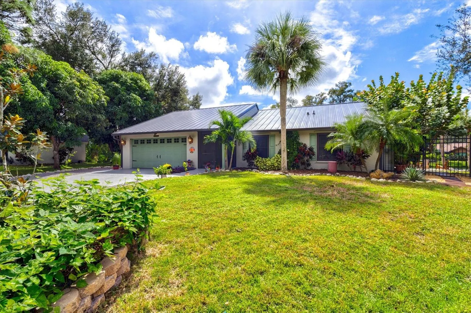 4250 KING RICHARD LN