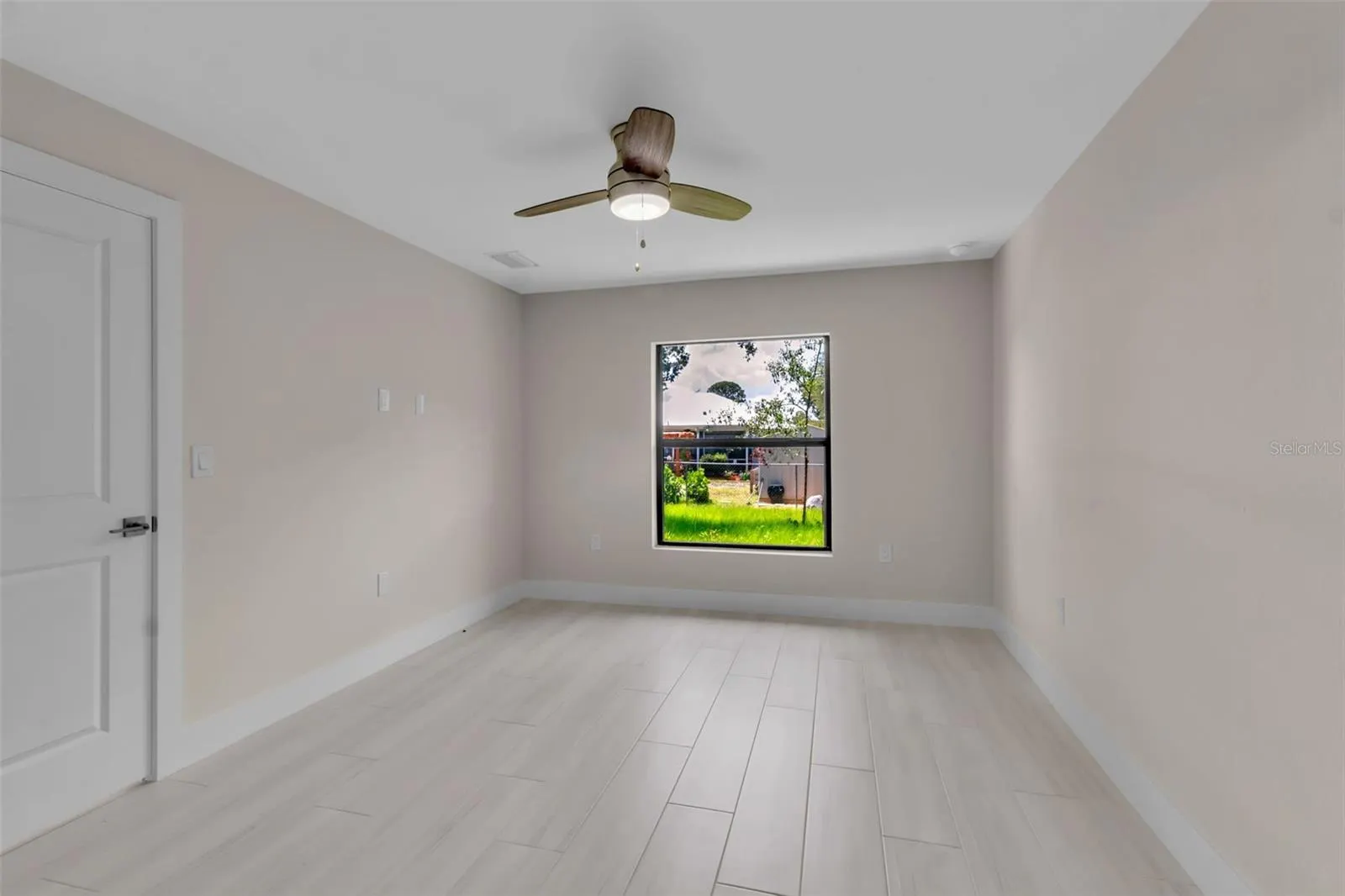 23367 MAYVILLE AVE