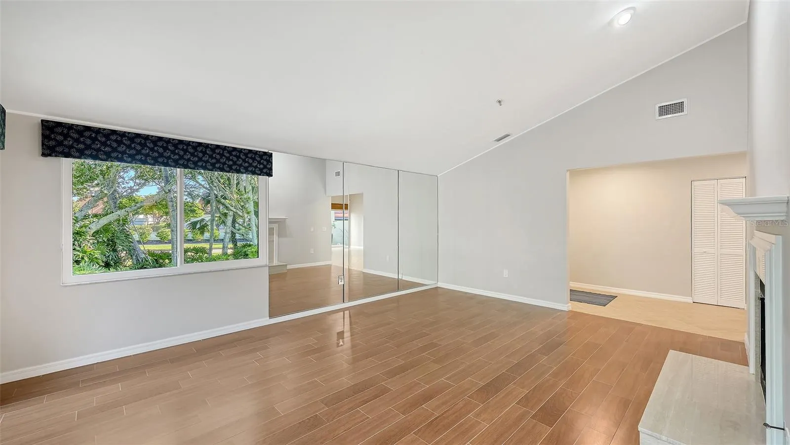 2245 HARBOURSIDE DR #101 #101
