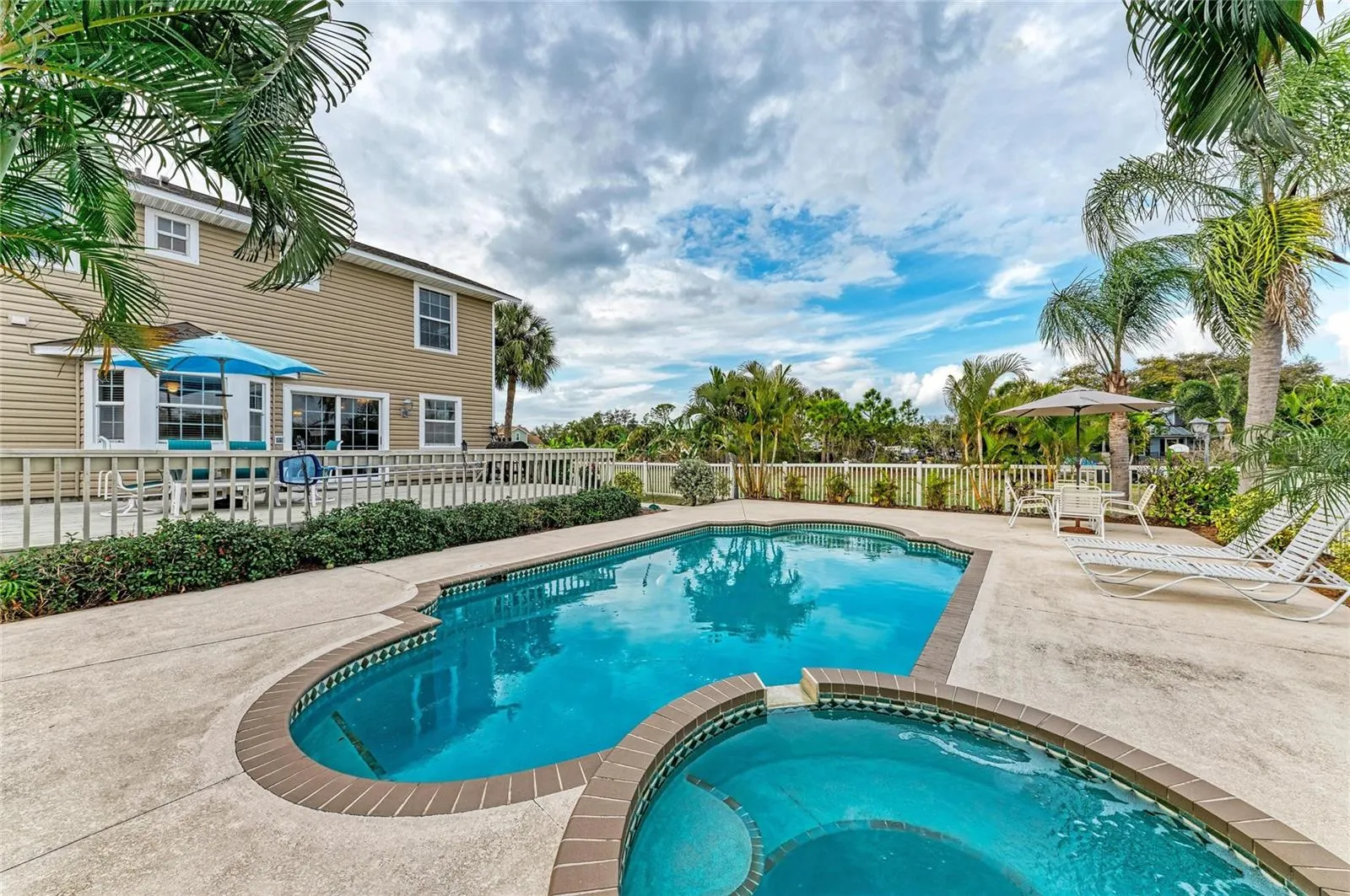 1914 24TH AVE W