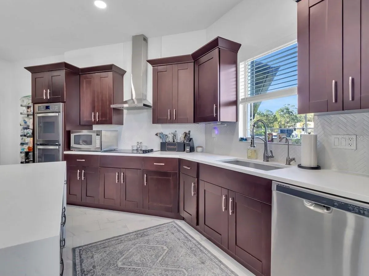 3810 BARTON COUNTRY TRL