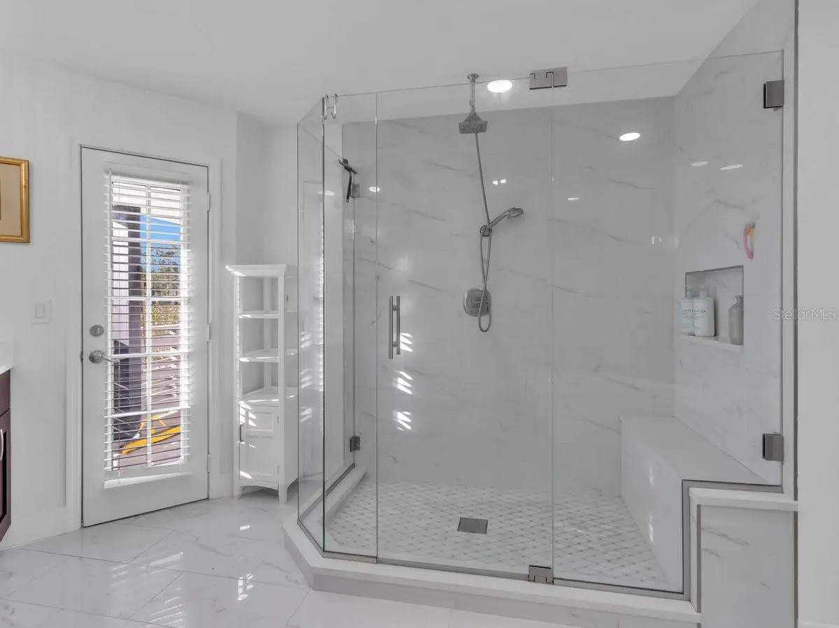 3810 BARTON COUNTRY TRL