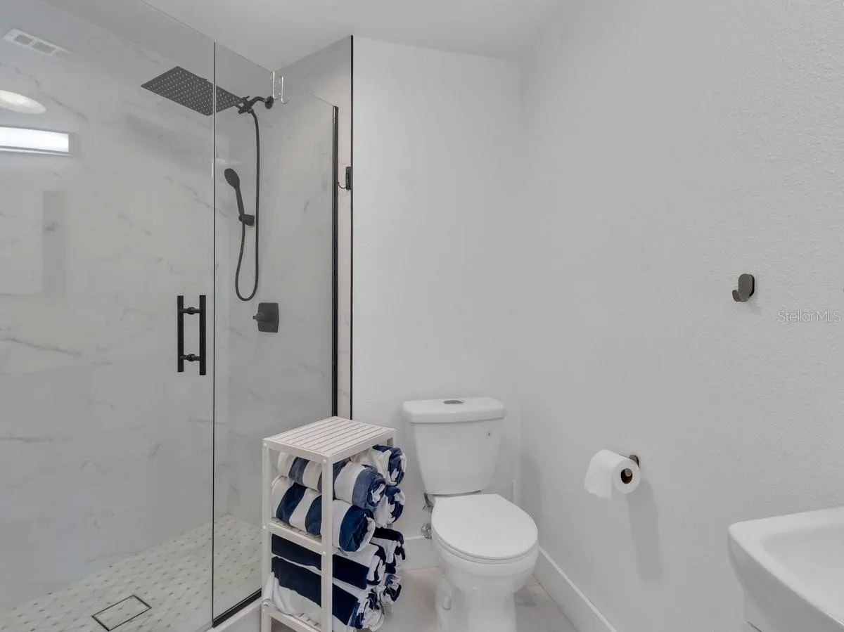 3810 BARTON COUNTRY TRL