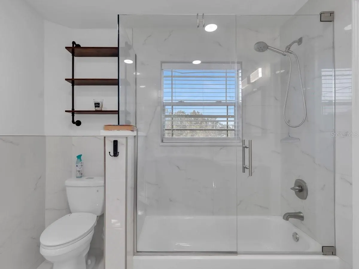 3810 BARTON COUNTRY TRL