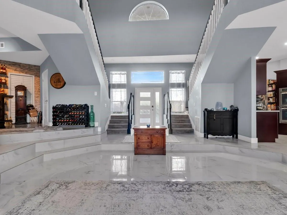 3810 BARTON COUNTRY TRL