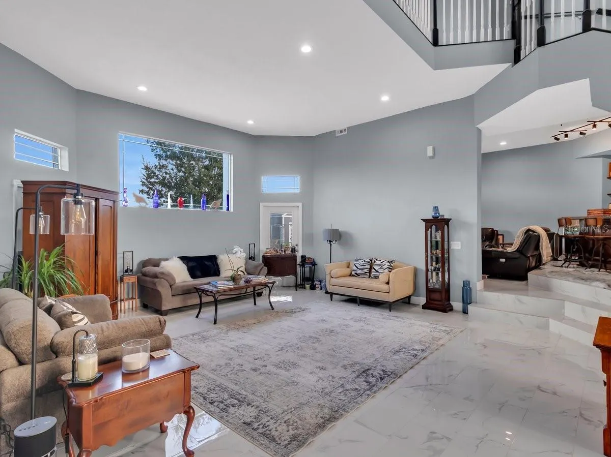 3810 BARTON COUNTRY TRL