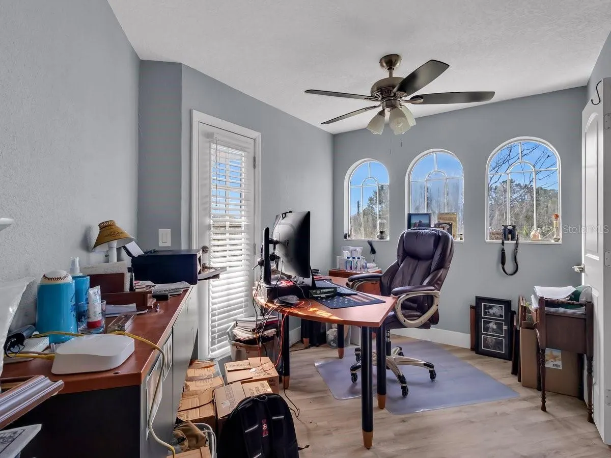 3810 BARTON COUNTRY TRL