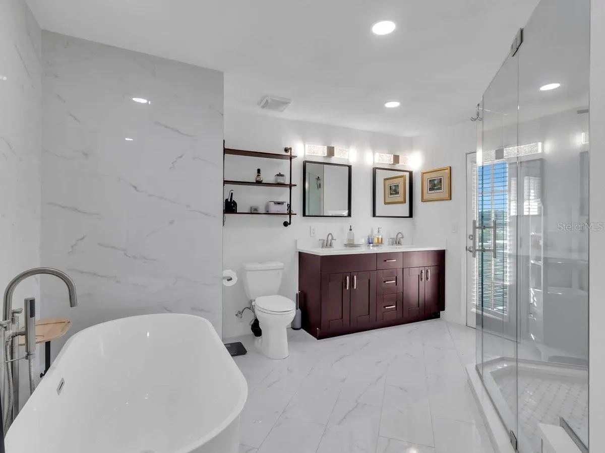 3810 BARTON COUNTRY TRL