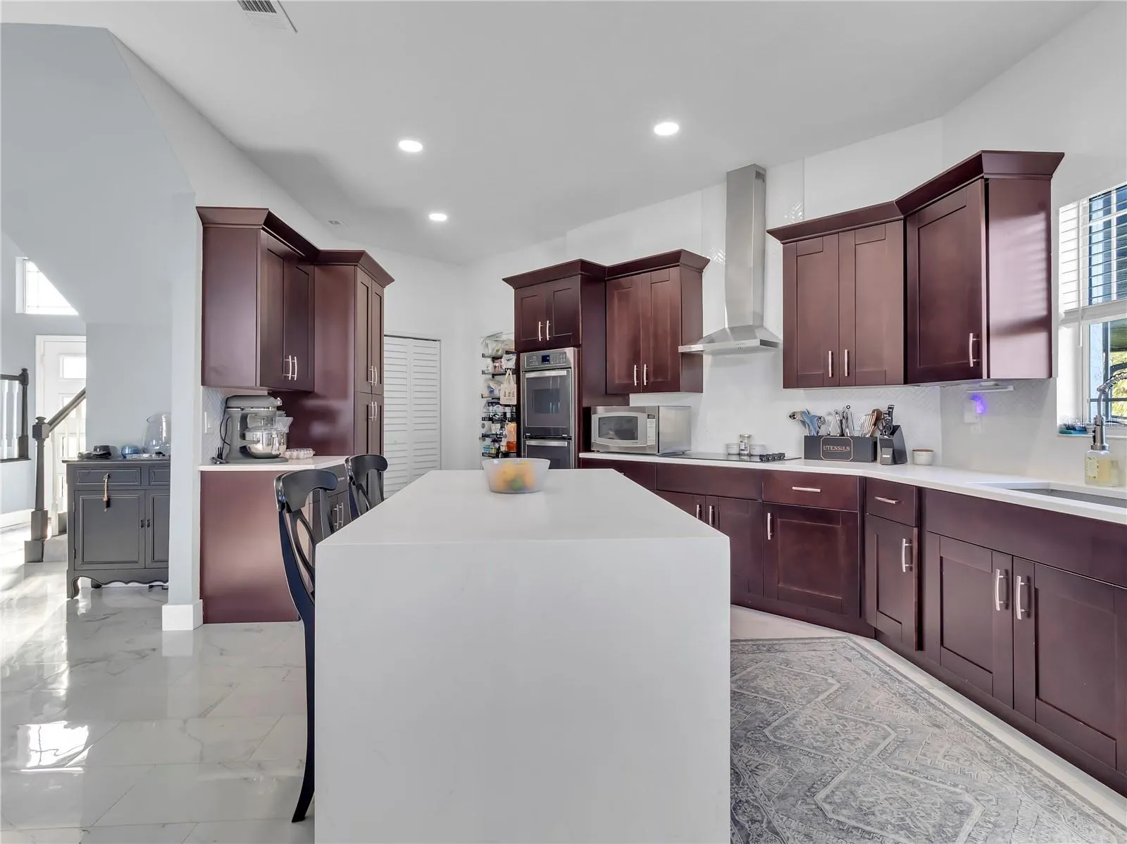 3810 BARTON COUNTRY TRL