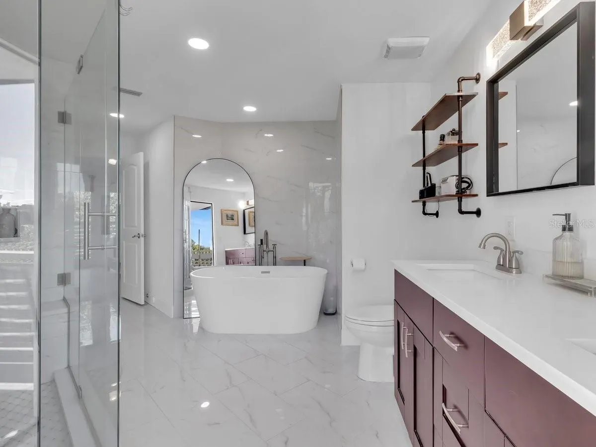 3810 BARTON COUNTRY TRL