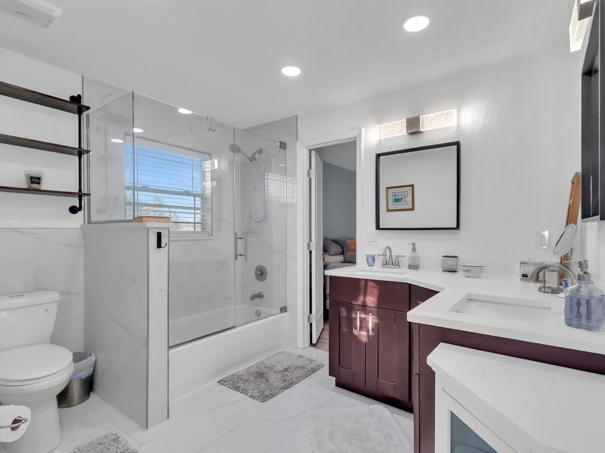3810 BARTON COUNTRY TRL