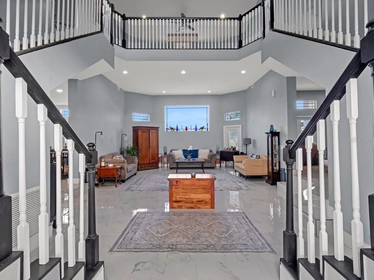 3810 BARTON COUNTRY TRL