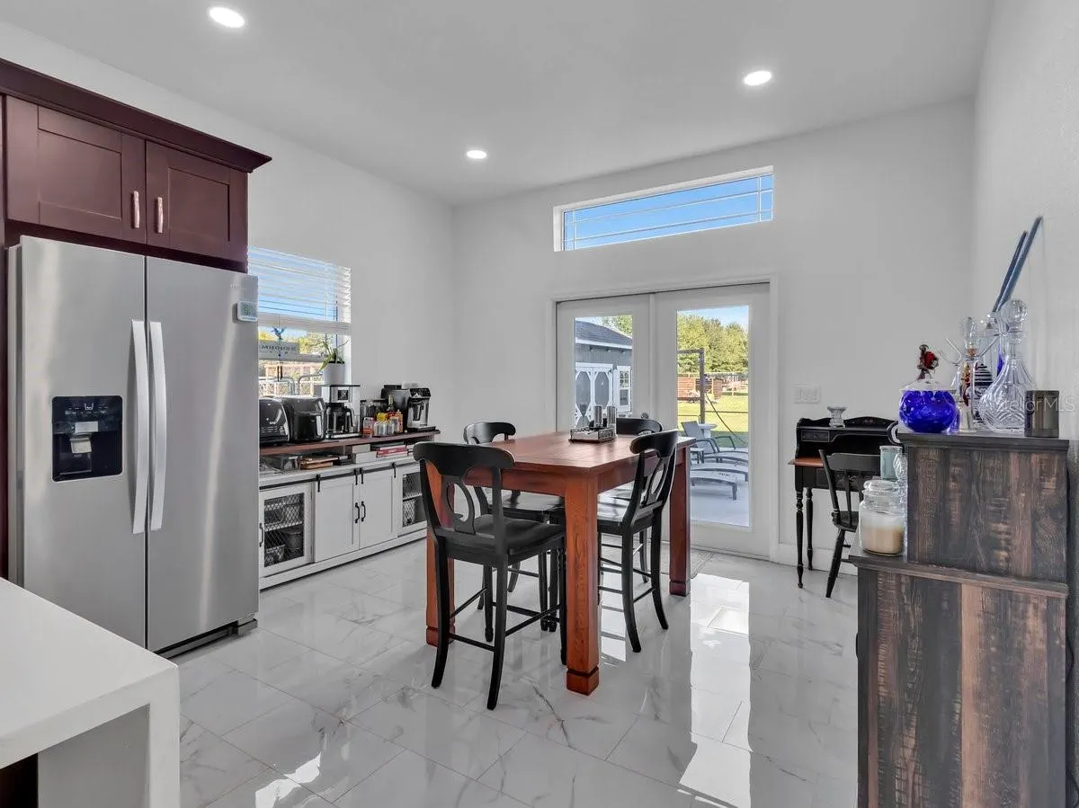 3810 BARTON COUNTRY TRL