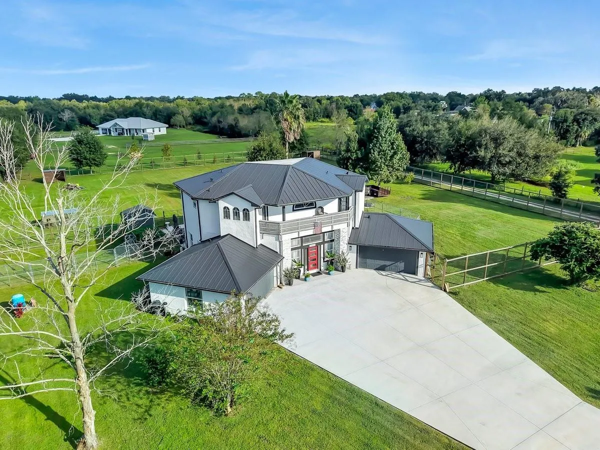 3810 BARTON COUNTRY TRL