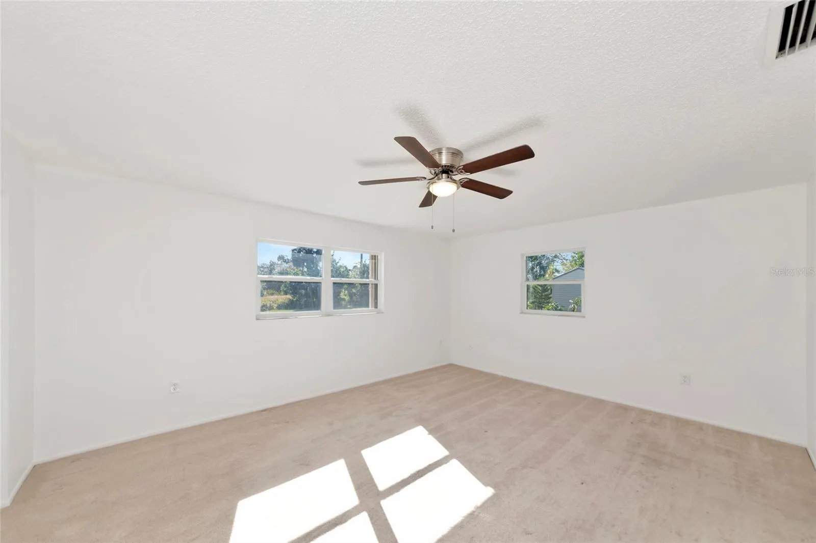 102 SANDHURST DR