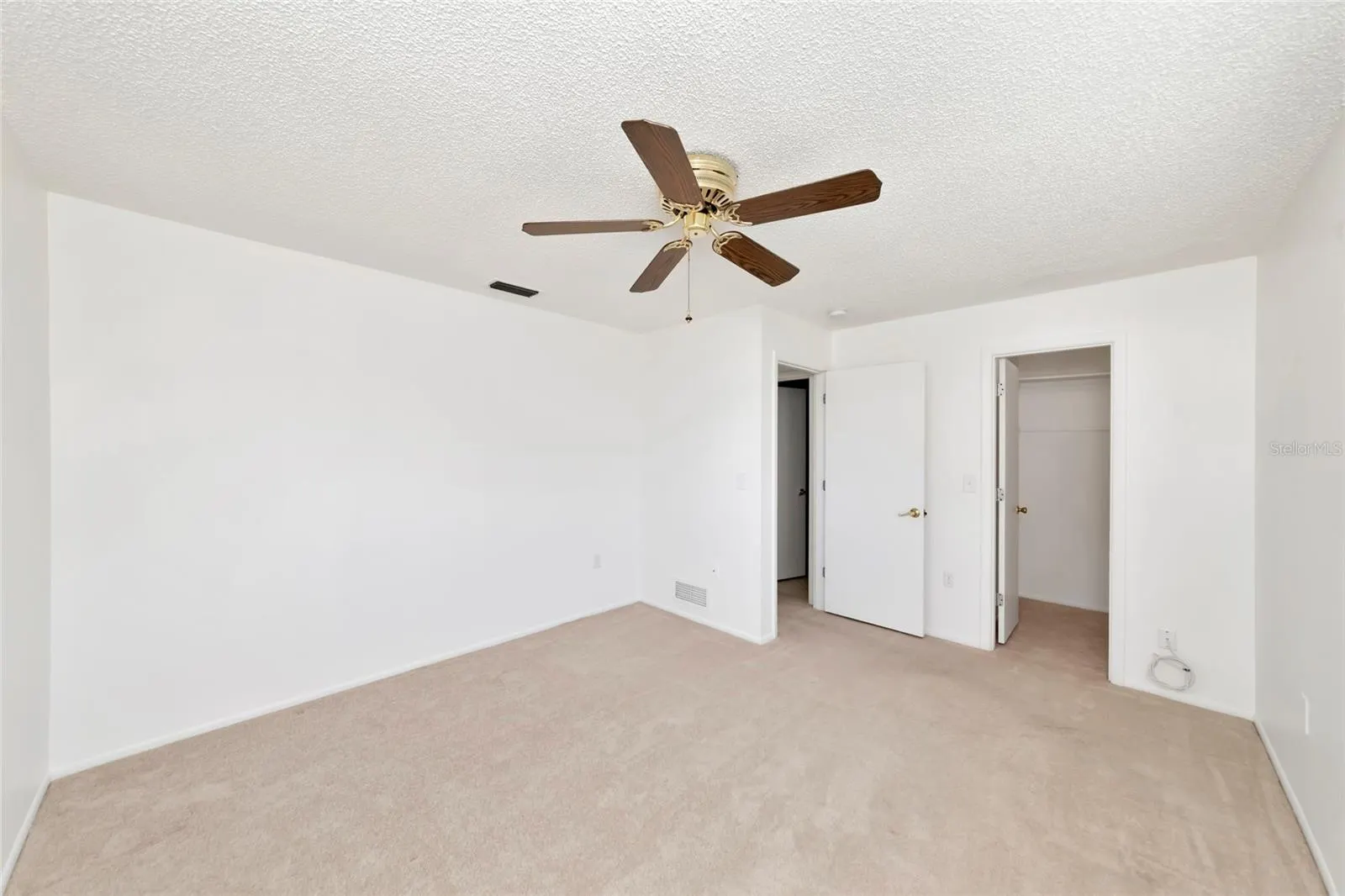 102 SANDHURST DR