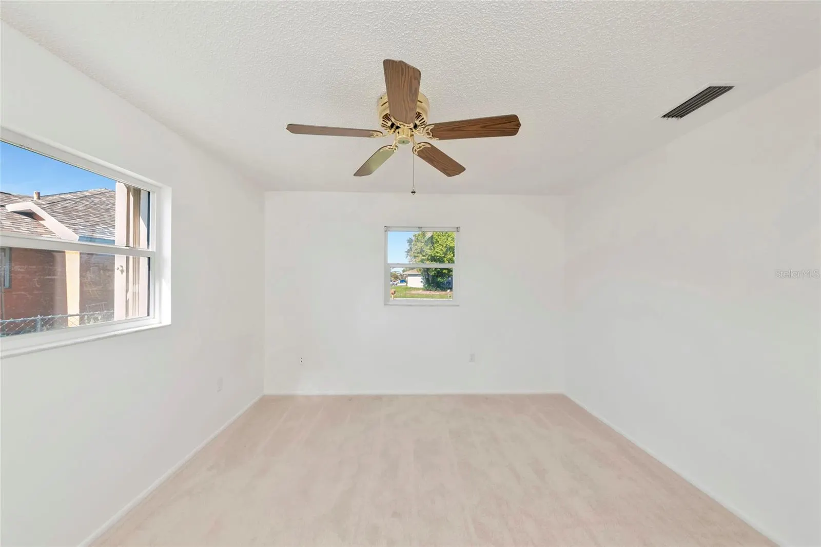 102 SANDHURST DR