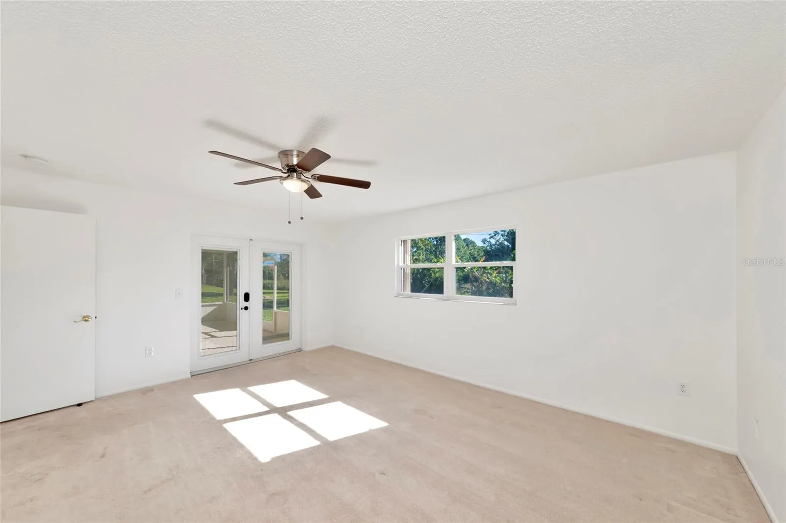 102 SANDHURST DR