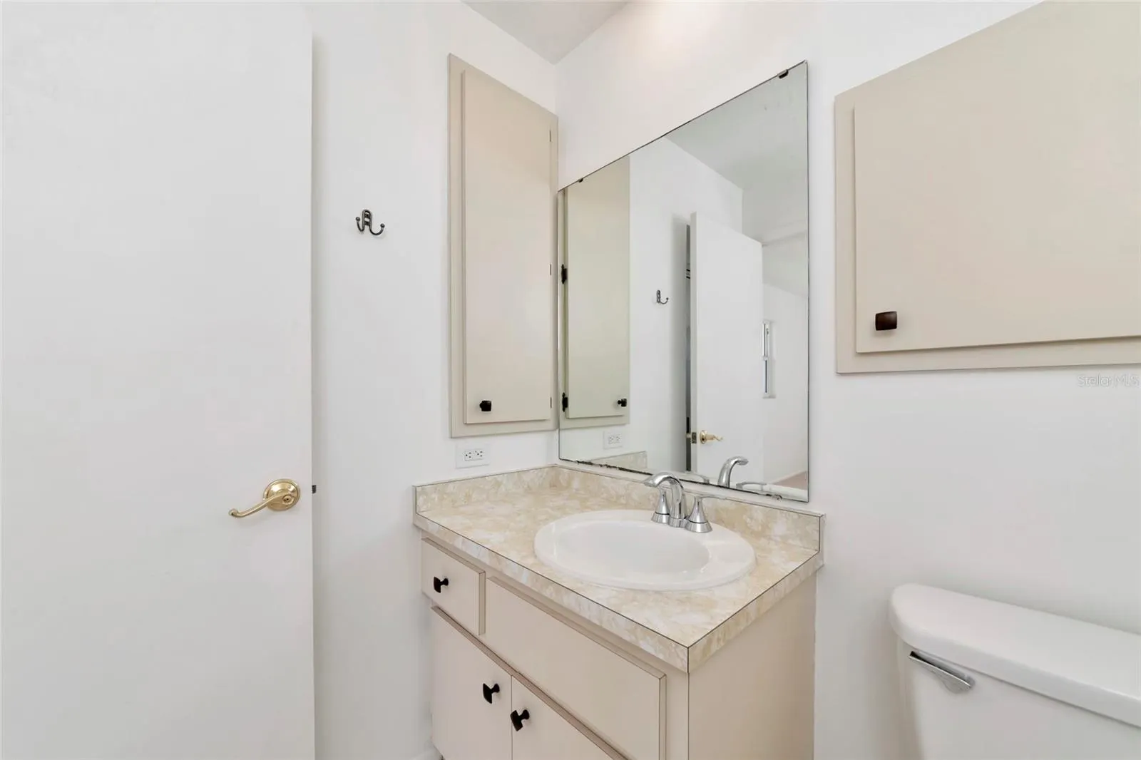 102 SANDHURST DR
