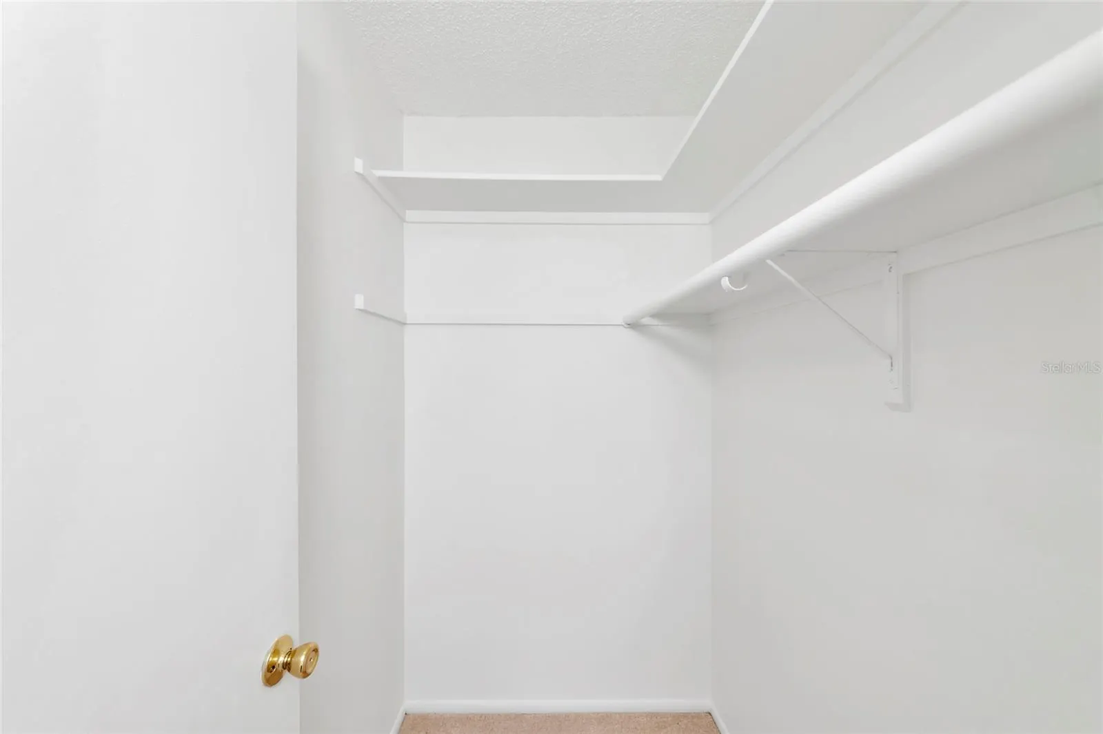 102 SANDHURST DR