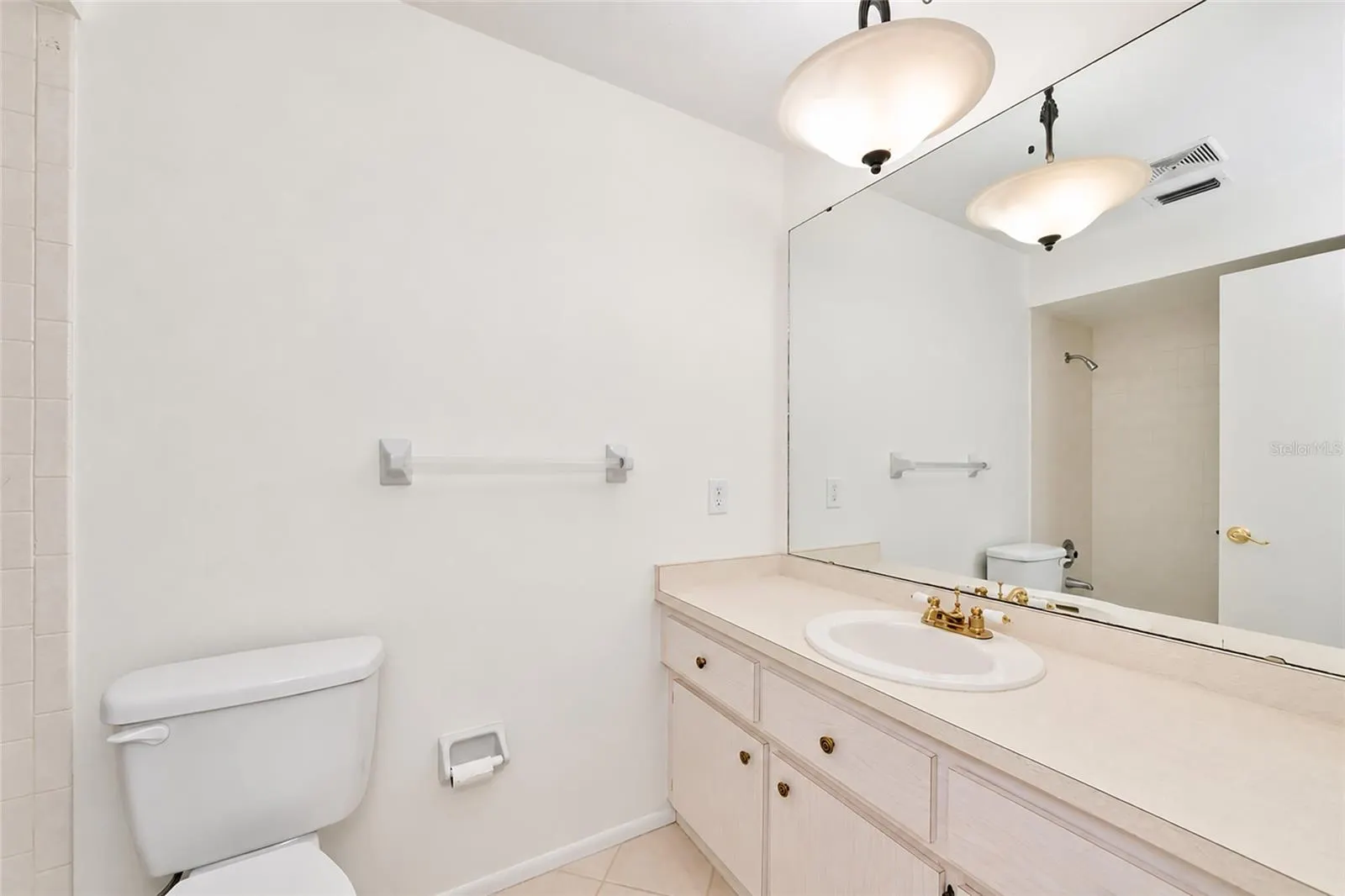 102 SANDHURST DR