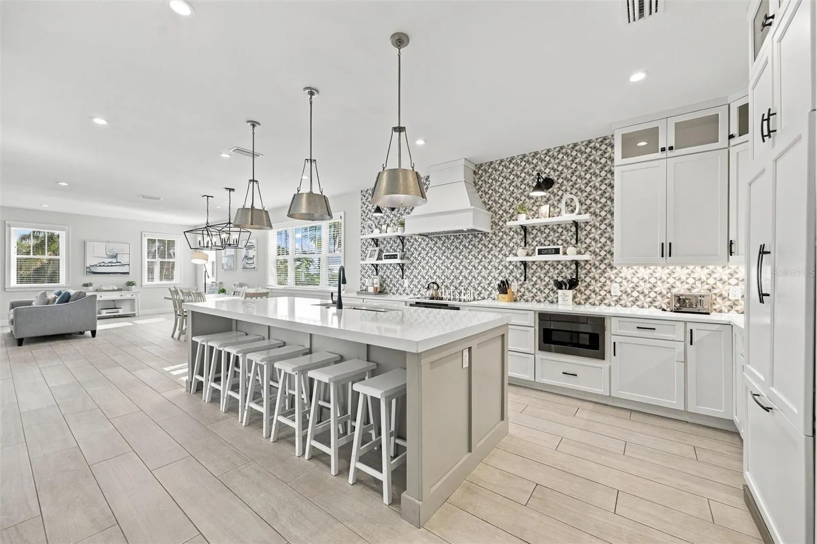 104 5TH ST S