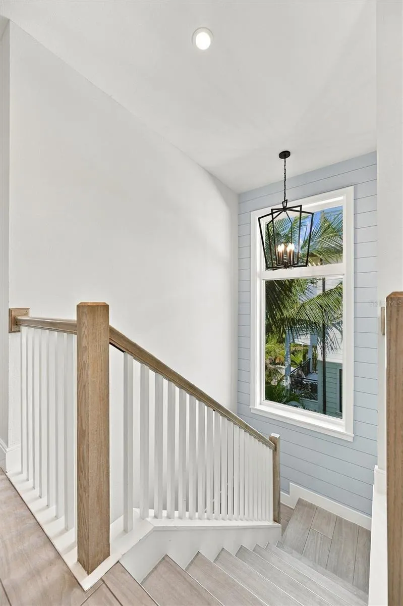 104 5TH ST S