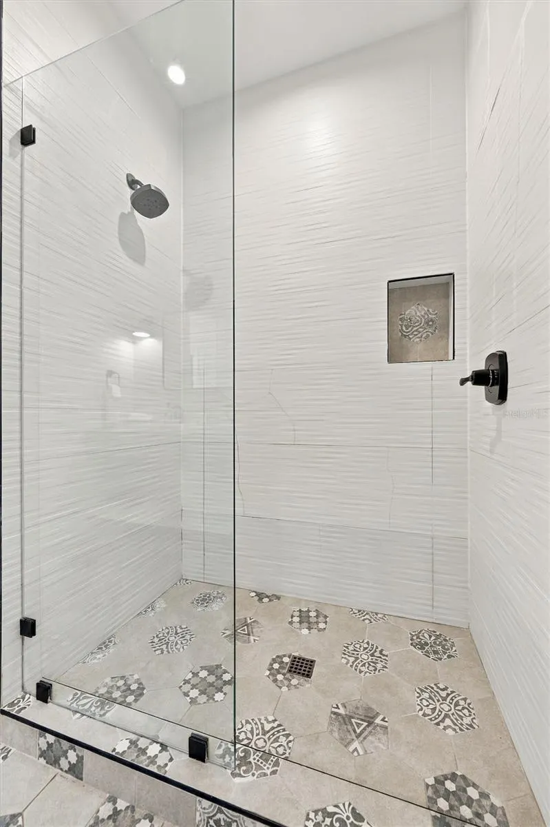 104 5TH ST S