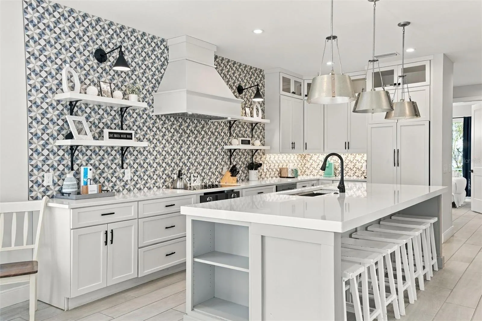 104 5TH ST S