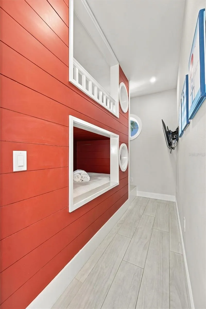 104 5TH ST S