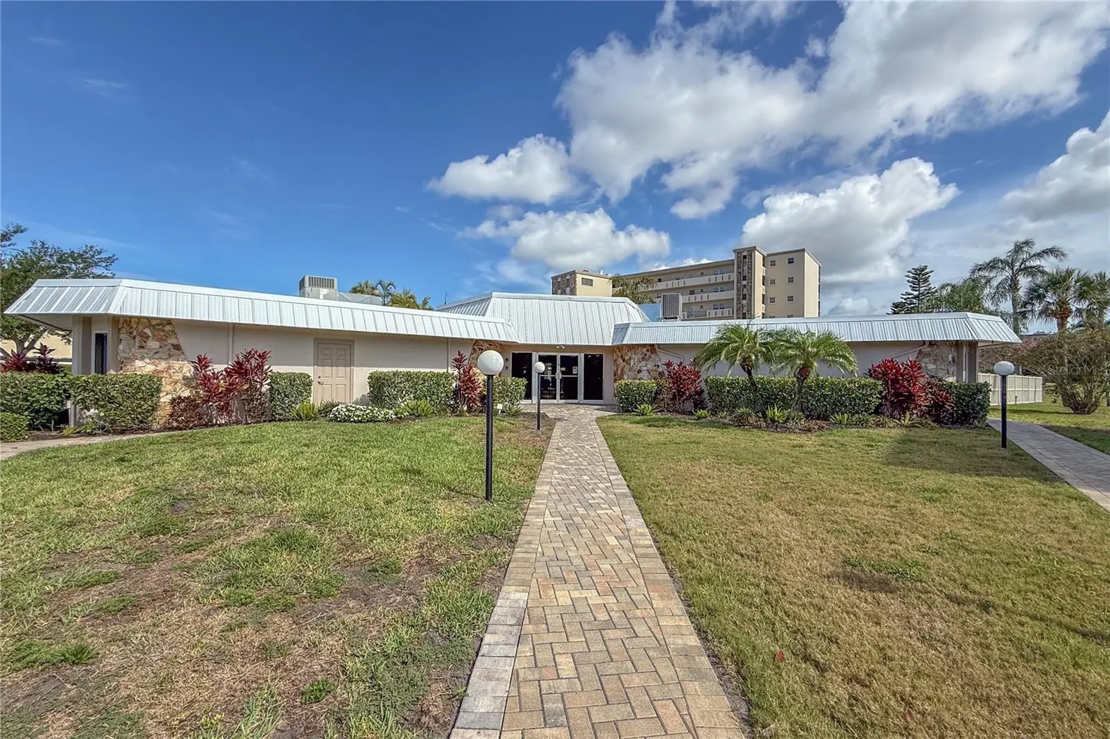 3680 IRONWOOD CIR #503L #503L
