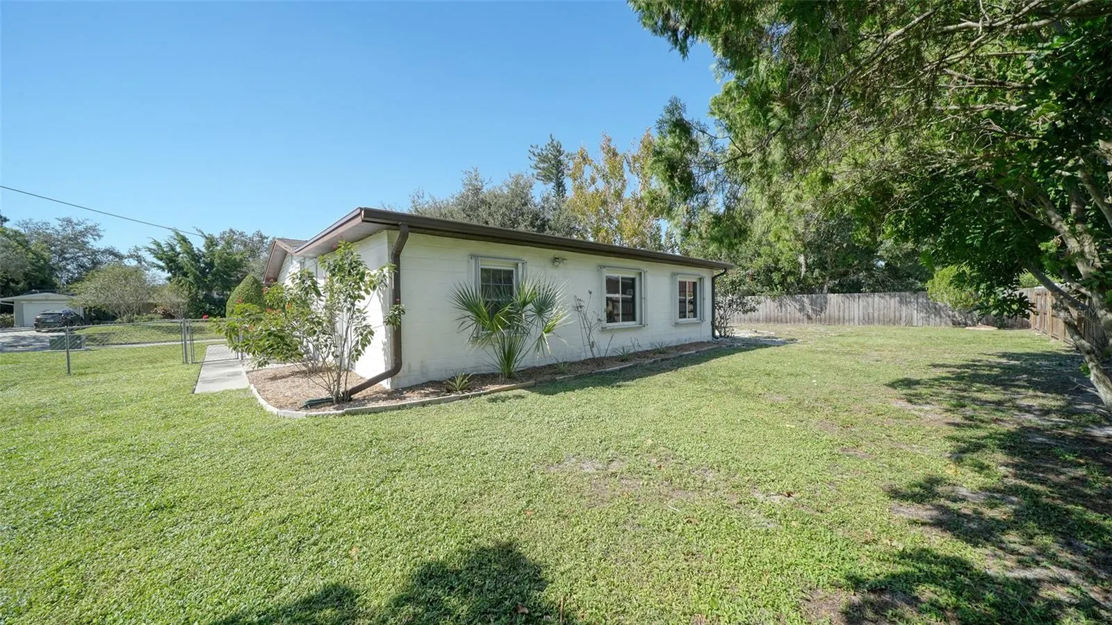 2465 HIBISCUS ST