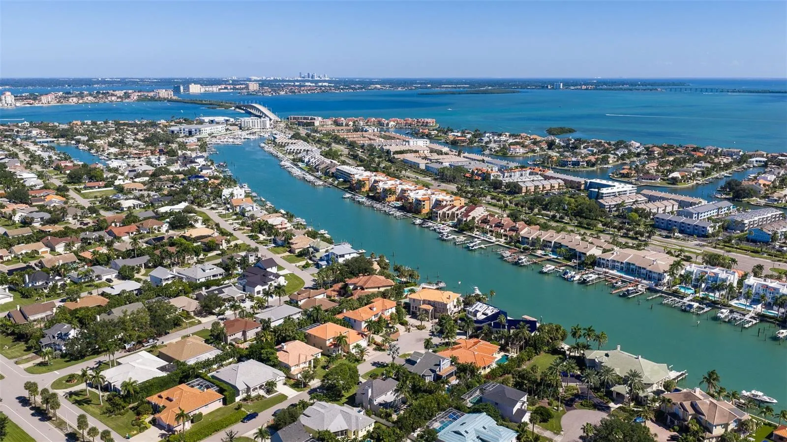 647 SANTA MARIA DR