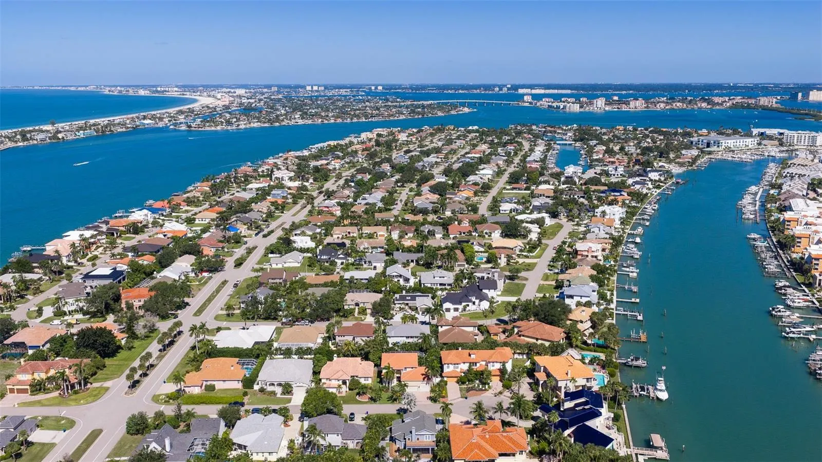 647 SANTA MARIA DR