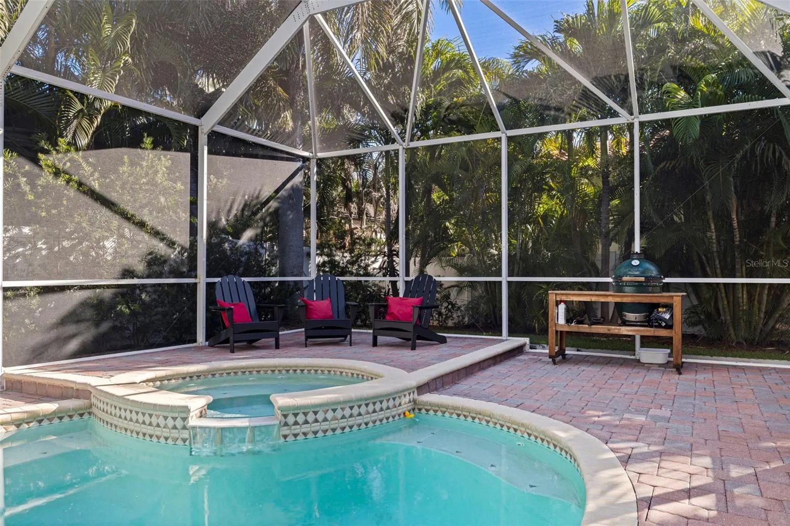 647 SANTA MARIA DR