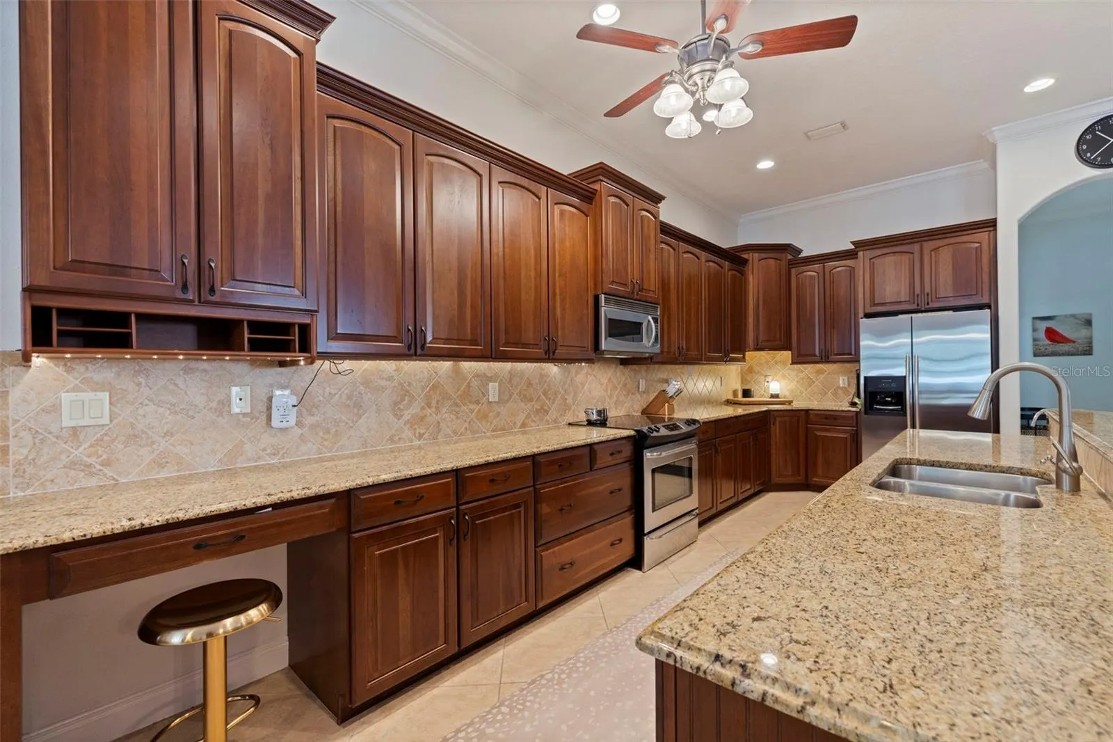 647 SANTA MARIA DR
