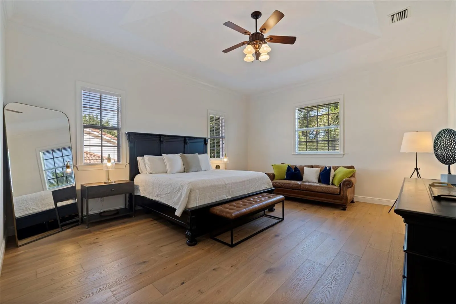 647 SANTA MARIA DR