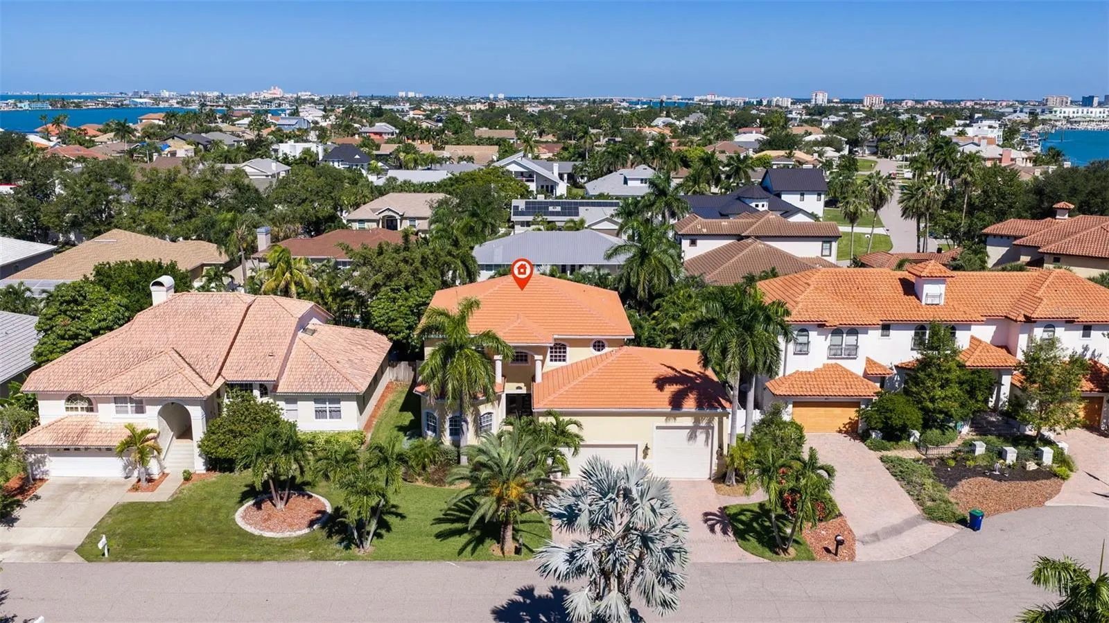 647 SANTA MARIA DR