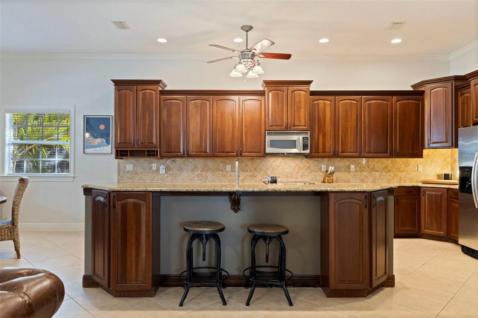 647 SANTA MARIA DR