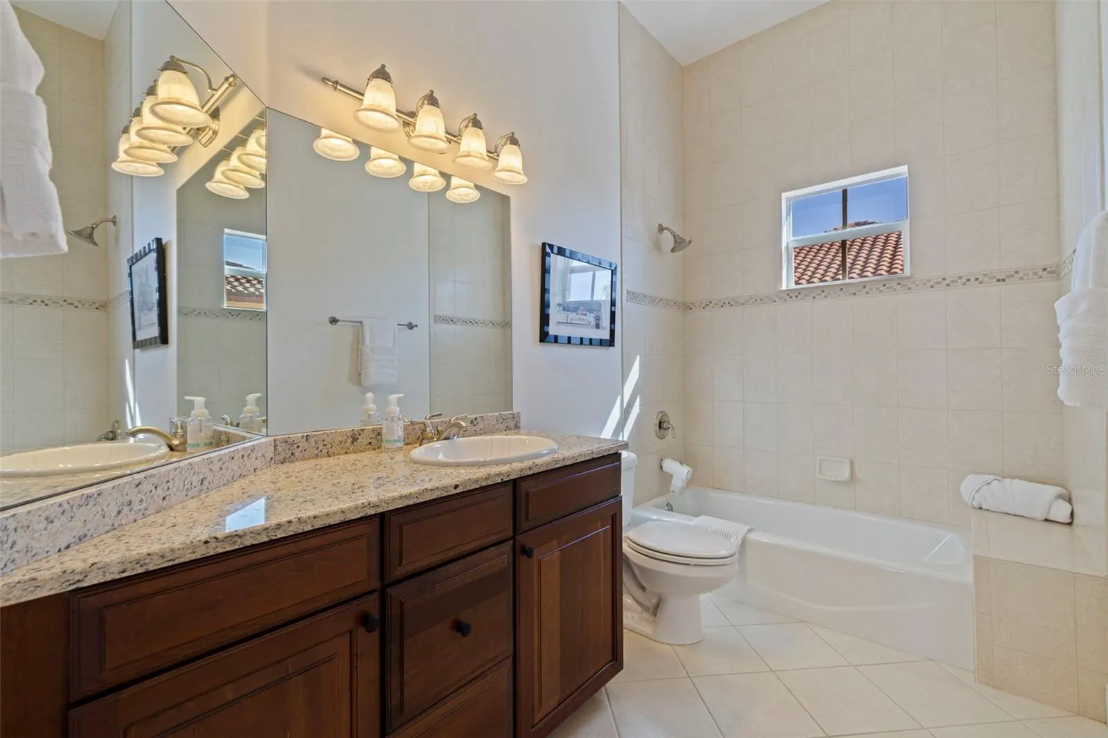 647 SANTA MARIA DR