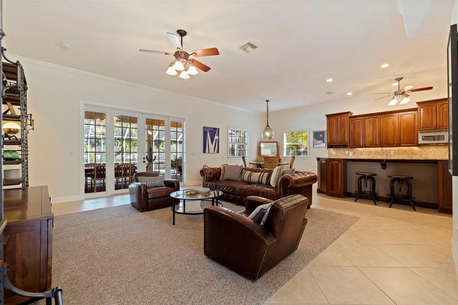 647 SANTA MARIA DR